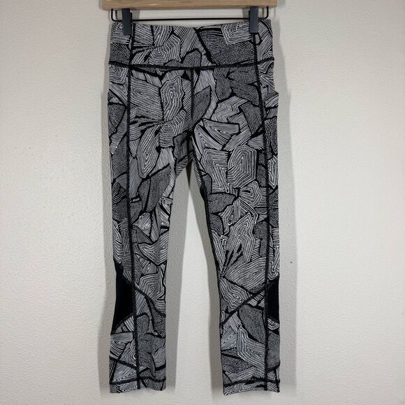 Lululemon Women's Goal Crusher 7/8 Tights Leggings Dottie Tribe White Black 4 - Picture 1 of 7
